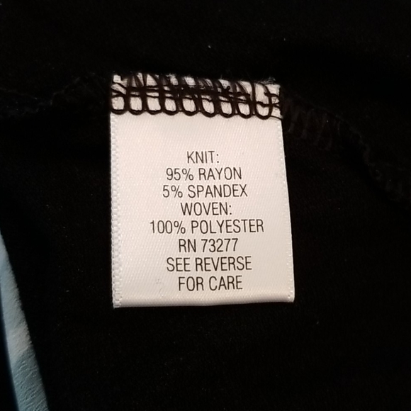 2/$11 🎉Apt 9 black floral mixed media top! Sz small - Picture 5 of 6